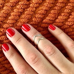 🌹STERLING SILVER CHEVRON MIDI RINGS